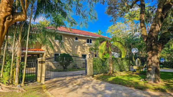 Coral Gables Country Club, 1543 Dorado Ave, Coral Gables, Florida 33146, image 1