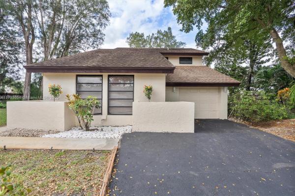 Woods Of Rolling Hills, 4051 SW 84th Ter, Davie, Florida 33328, image 1