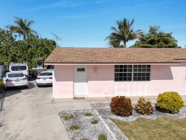 Meadow Wood Manor, 26750 SW 125th Ave, Kendale Lakes, Florida 33032, image 1