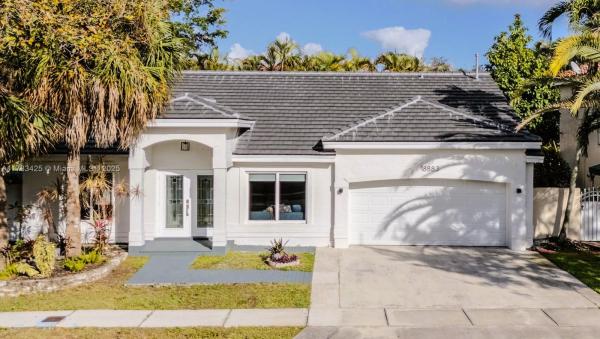 Lakes On The Green Glynn West, 18883 NW 89th Ave, Hialeah, Florida 33018, image 1