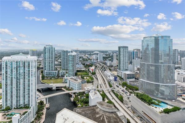 Epic Hotel & Residences, 200 Biscayne Boulevard Way #4912, Miami, Florida 33131, image 2