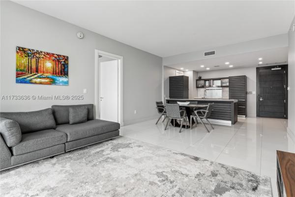 Epic Hotel & Residences, 200 Biscayne Boulevard Way #4912, Miami, Florida 33131, image 3