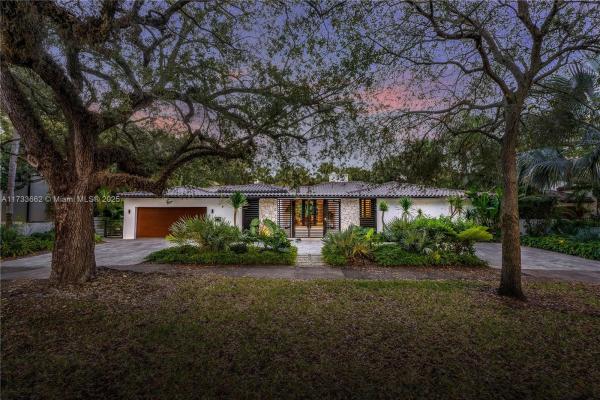 Coral Gables Country Club, 2415 San Domingo St, Coral Gables, Florida 33134, image 1