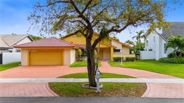 Lake Elizabeth, 14549 Glencairn Rd, Miami Lakes, Florida 33016, image 1