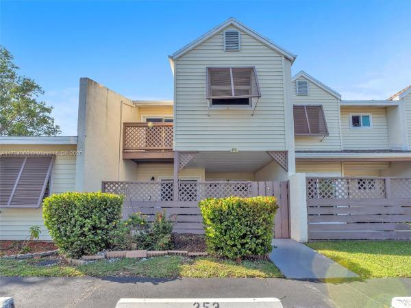 Coconut Key, 253 W Hemingway Cir #253, Margate, Florida 33063, image 1