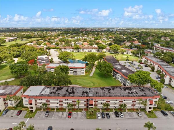 Hollybrook Golf & Tennis Club, 711 S Hollybrook Dr #109, Pembroke Pines, Florida 33025, image 1