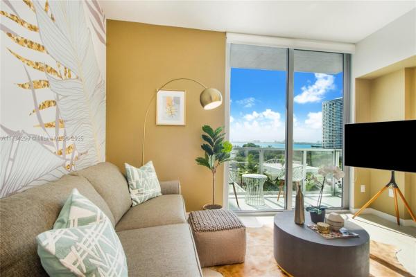 Quadro, 3900 Biscayne Blvd #N-823, Miami, Florida 33137, image 1