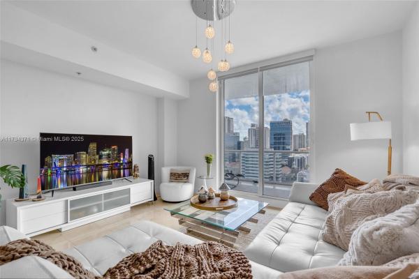 Strada 315, 315 NE 3rd Ave #1804, Fort Lauderdale, Florida 33301, image 1