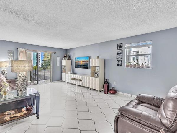 Alton Star, 1236 Alton Rd #404, Miami Beach, Florida 33139, image 2