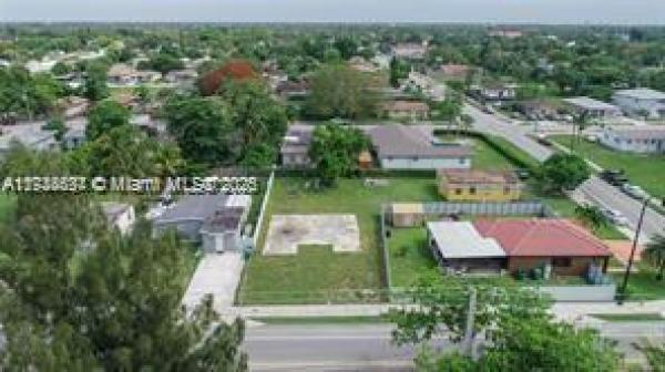 Dixie Heights Gardens, 10327 SW 176th St, West Perrine, Florida 33157, image 2
