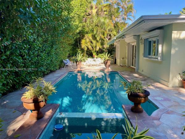 Biscayne Key Estates, 710 Allendale Rd, Key Biscayne, Florida 33149, image 1