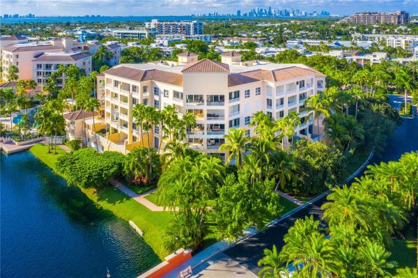 Resort Villa, 705 Crandon Blvd #405, Key Biscayne, Florida 33149, image 1