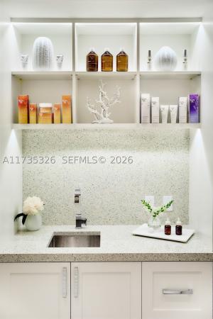 Resort Villa, 705 Crandon Blvd #405, Key Biscayne, Florida 33149, image 1