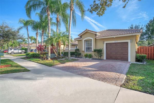 Sapphire Shores, 16412 Sapphire Bnd, Weston, Florida 33331, image 1