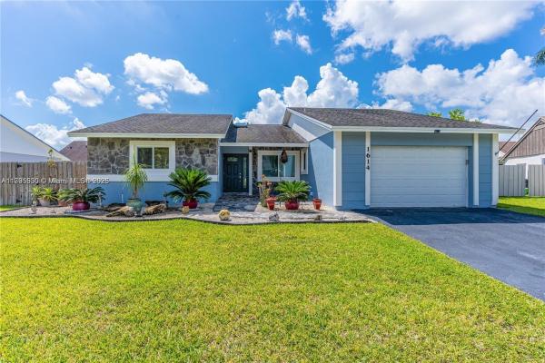 Homestead Lakes Tennessee East, 1614 N Goldeneye Ln, Homestead, Florida 33035, image 1