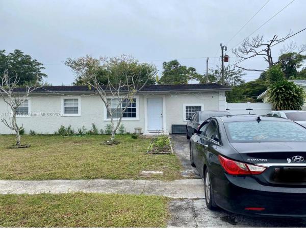 Gramercy Park, 4850 Tortuga Dr, West Palm Beach, Florida 33047, image 1