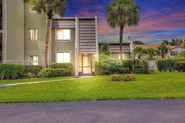 Tivoli Court At The Fountains Of Palm Beach, 4072 Tivoli Ct, Lake Worth Beach, Florida 33467, image 1