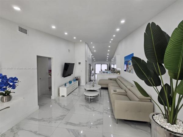Alameda By The Lake, 2733 W 55th Pl, Hialeah, Florida 33016, image 1