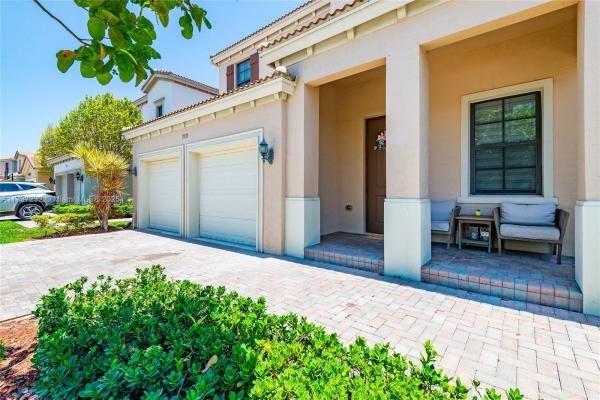 Champion Lakes, 19115 NE 8th Ct, Ives Estates, Florida 33179, image 3
