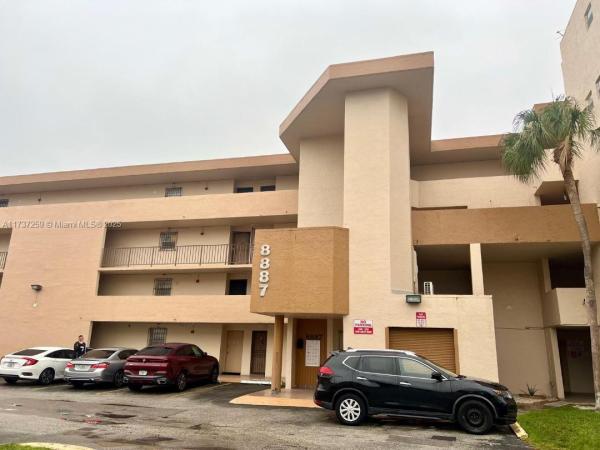 Pineside, 8887 Fontainebleau Blvd #306, Fountainebleau, Florida 33172, image 1