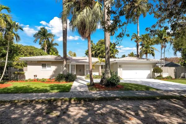 461 NE 115th St, Unincorporated Dade County, Florida 33161, image 1