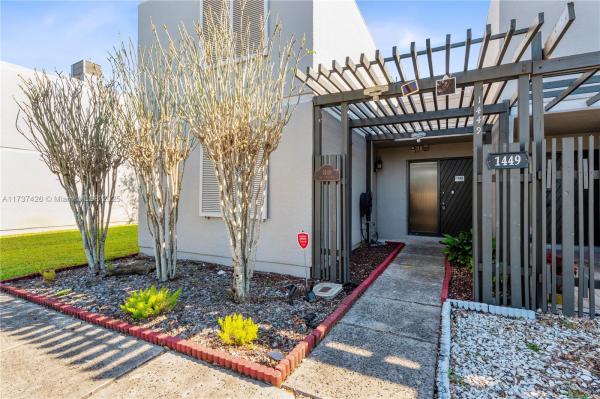 Villas Lakes, 1449 NW 113th Way, Pembroke Pines, Florida 33026, image 2