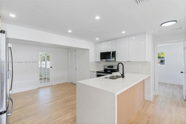 Gramercy Park, 5353 Harriet Pl, West Palm Beach, Florida 33407, image 1