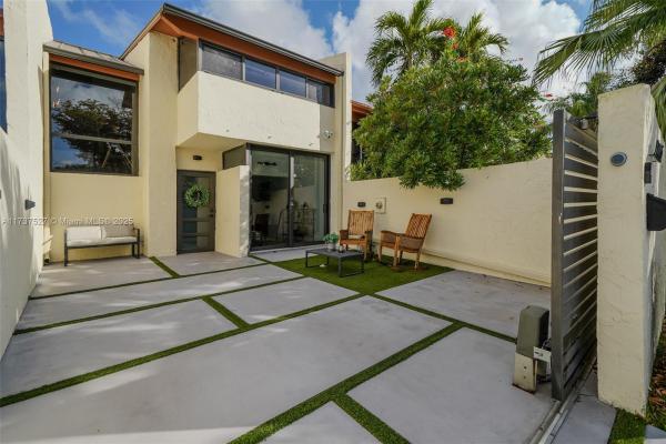 Sunset Park Lake Villas, 10445 SW 80th St, Kendall, Florida 33173, image 1