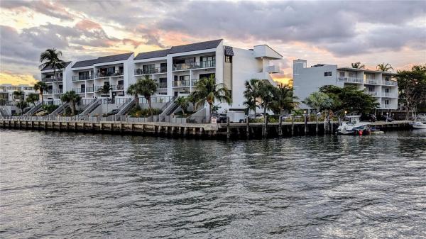Pelican Landing, 4000 NE 168th St #103A, North Miami Beach, Florida 33160, image 1