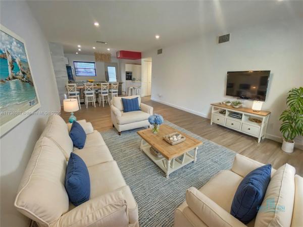 Lakes Of Carriage Hills, 6090 N Sabal Palm Blvd #208, Tamarac, Florida 33319, image 1