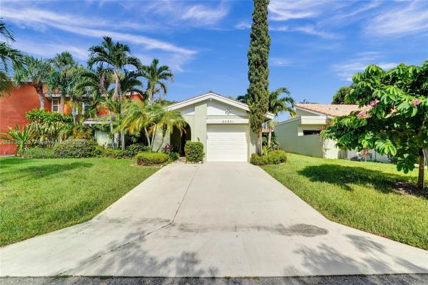 Estada Of Los Paseos, 20851 Via Valencia Dr, Boca Raton, Florida 33433, image 1