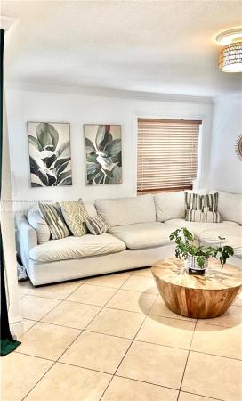 Spring Lakes Village, 10050 NW 4th Ln, Fountainebleau, Florida 33172, image 1