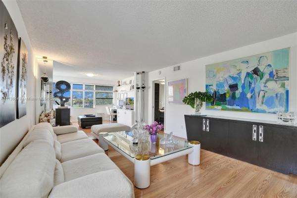 Devon At Kings Point, 7368 Devon Dr #301, Fort Lauderdale, Florida 33321, image 1