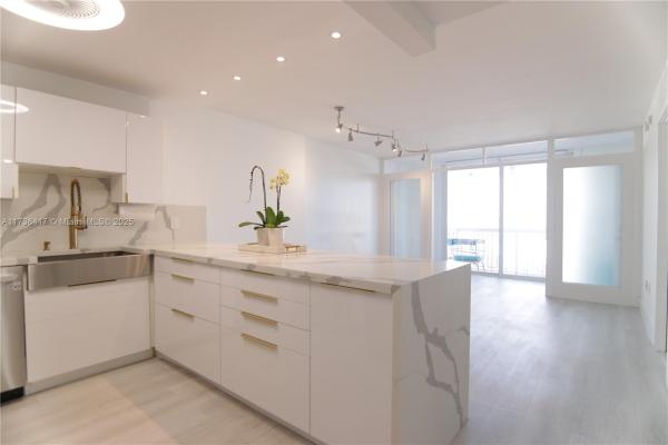 The Presidential, 401 Ocean Dr #724, Miami Beach, Florida 33139, image 1