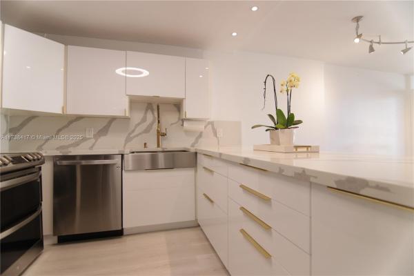 The Presidential, 401 Ocean Dr #724, Miami Beach, Florida 33139, image 3