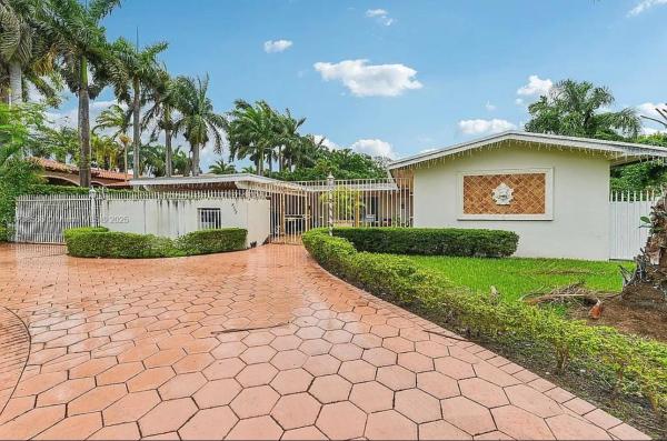 Flagler Waterway Estates, 8365 SW 4th St, Fountainebleau, Florida 33144, image 1