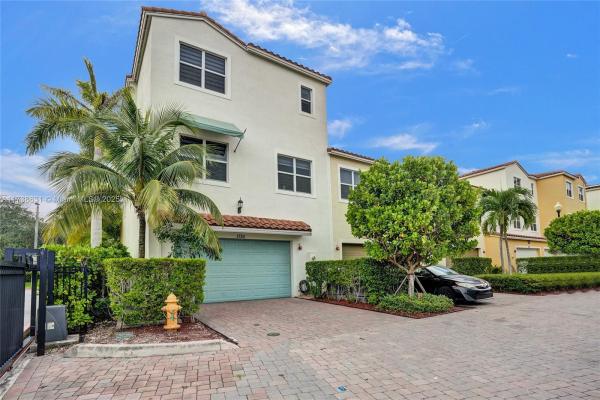 Centra Falls West, 1730 NW 124th Pl, Pembroke Pines, Florida 33028, image 1
