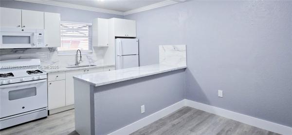 Bella Luna, 1265 W 24th St #120, Hialeah, Florida 33010, image 1