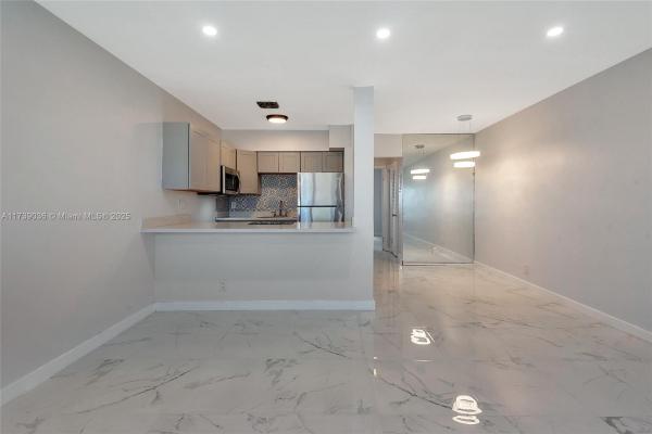 820 SW 11th Ave #14B, Hallandale Beach, Florida 33009, image 1