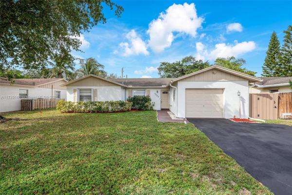 Royal Palm Pointe, 2452 NW 98th Ln, Coral Springs, Florida 33065, image 1