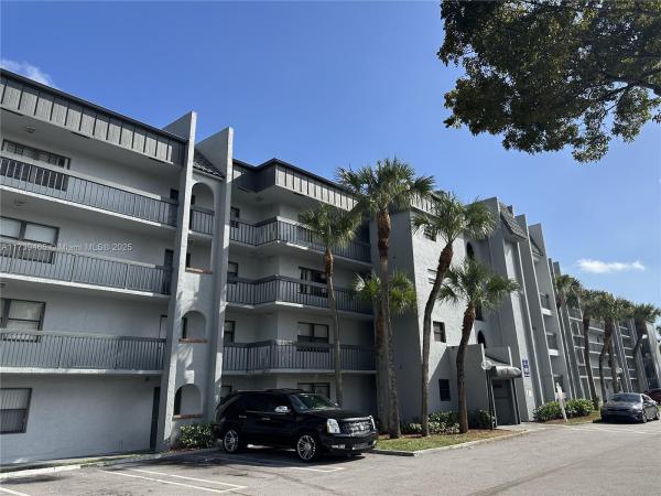 Presidential Golfview, 2050 N Congress Ave #209, West Palm Beach, Florida 33401, image 1