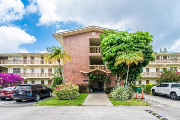 16801 NE 13th Ave #101, Unincorporated Dade County, Florida 33162, image 1