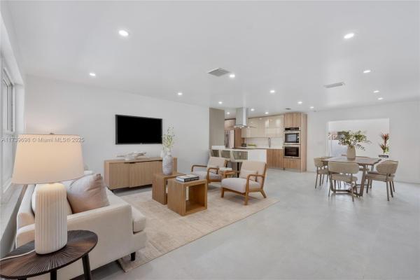 Ocean View Golf, 326 SE 3rd St, Dania Beach, Florida 33004, image 1