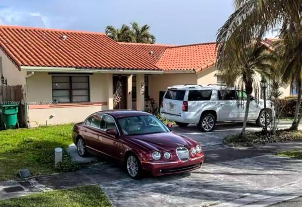 Vista, 1035 NW 128th Ct, Tamiami, Florida 33182, image 1