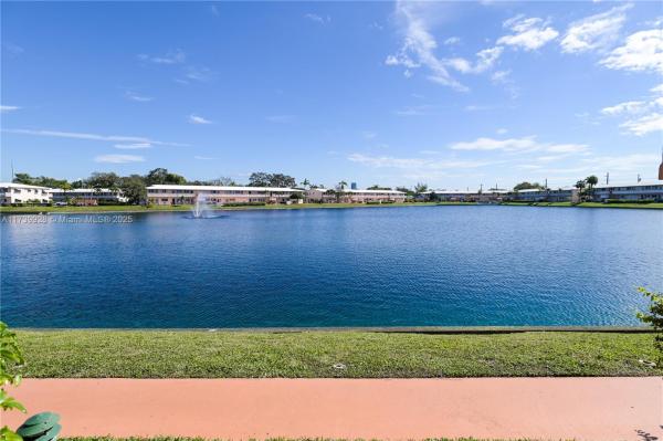 Ro-Len Lake Gardens, 925 SW 11th Ave #2J, Hallandale Beach, Florida 33009, image 1