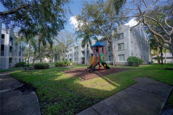 Devonaire At Pembroke Pines, 11133 SW 8th St #202, Pembroke Pines, Florida 33025, image 1