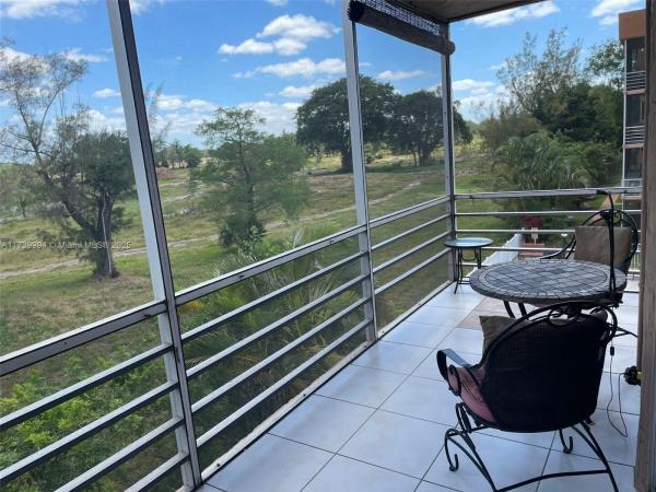 Quail Run Of Sunrise, 3050 E Sunrise Lakes Dr #324, Sunrise, Florida 33322, image 1