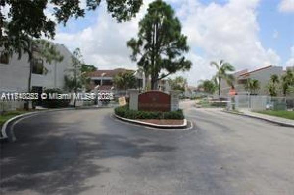 Courts Of Inverrary, 6532 Racquet Club Dr #73, Lauderhill, Florida 33319, image 1