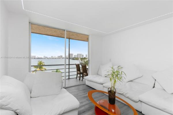 Carlton Bay, 2821 N Miami Beach Blvd #5J, North Miami Beach, Florida 33160, image 1