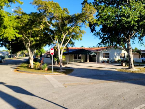 Venetian Keystone Point, 12945 Cherry Rd, North Miami, Florida 33181, image 1